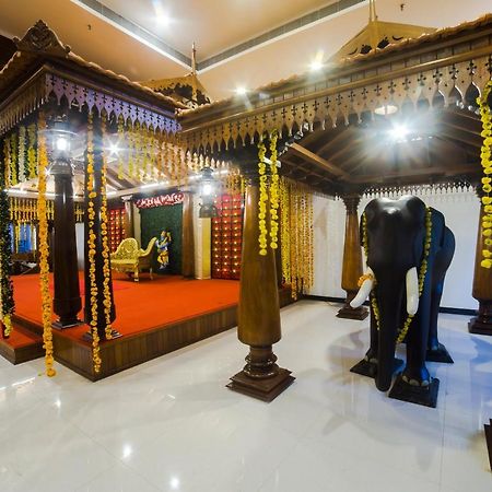 Hotel Guruvayur Darshan Kültér fotó