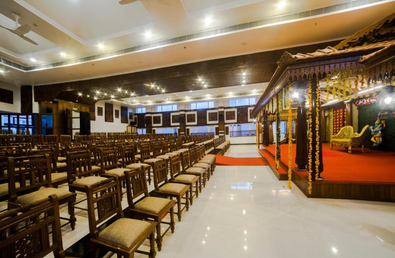 Hotel Guruvayur Darshan Kültér fotó