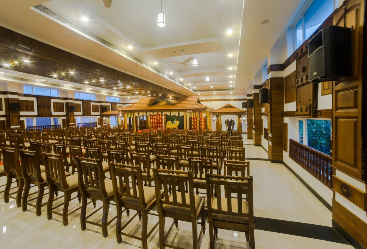 Hotel Guruvayur Darshan Kültér fotó