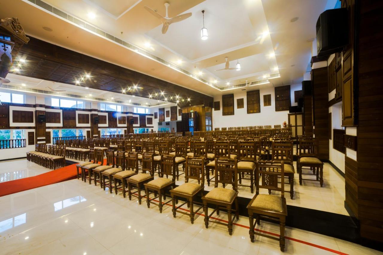 Hotel Guruvayur Darshan Kültér fotó
