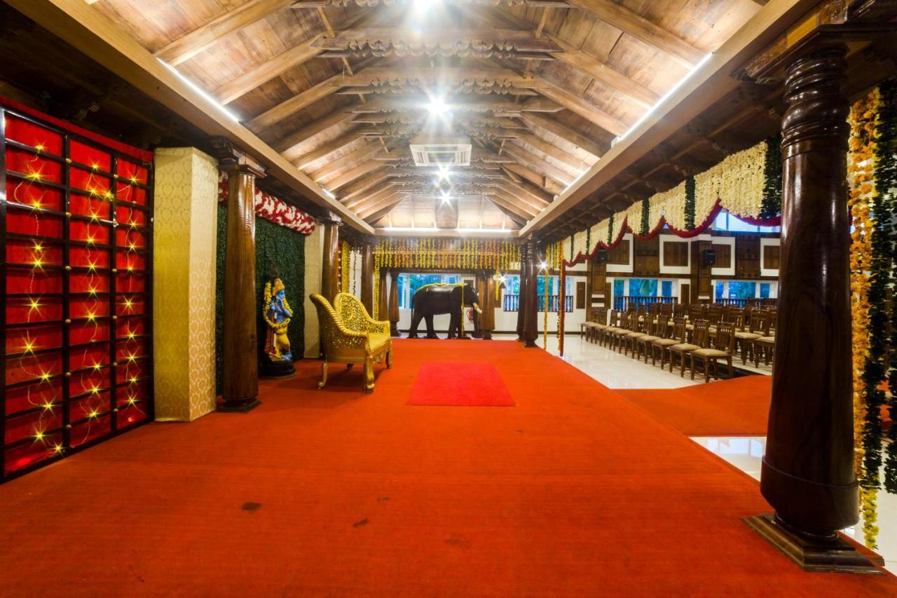 Hotel Guruvayur Darshan Kültér fotó
