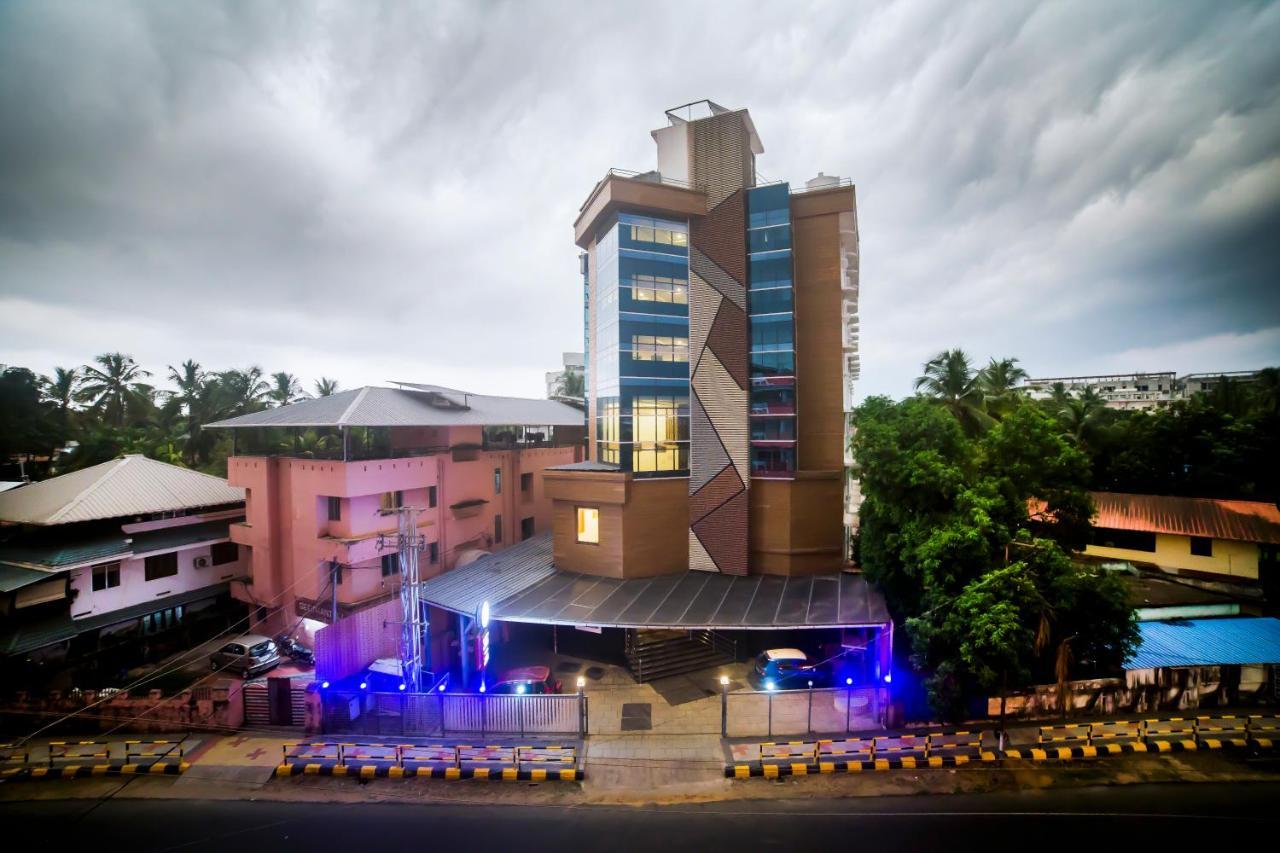Hotel Guruvayur Darshan Kültér fotó